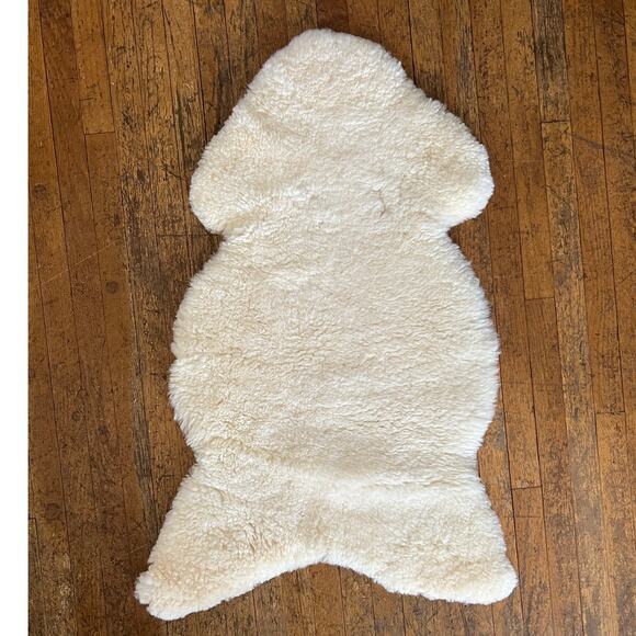 100% Natural Ivory Fur Sheep Skin Rug Luxury Throw Silky Warm Floor Mat Soft - Picture 1 of 4